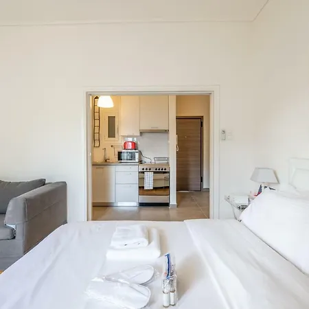 Sightseeing 3rd Floor On A Paved Road! Apartamento Atenas