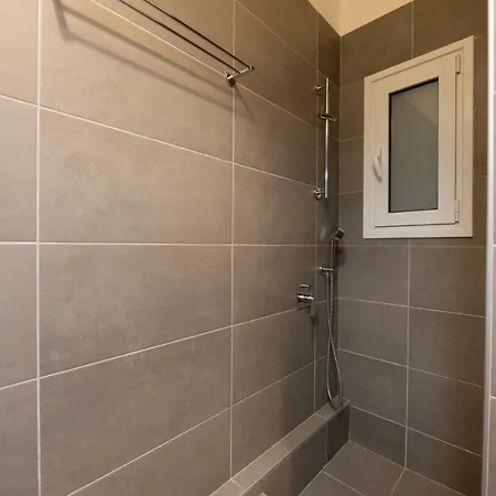 Sightseeing 3rd Floor On A Paved Road! Apartamento *